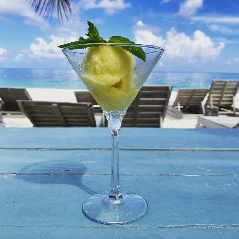 366343421 853032809682086 4305352185772809534 n 768x768